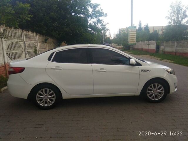 Белый Киа Рио, объемом двигателя 1.4 л и пробегом 83 тыс. км за 10200 $, фото 13 на Automoto.ua