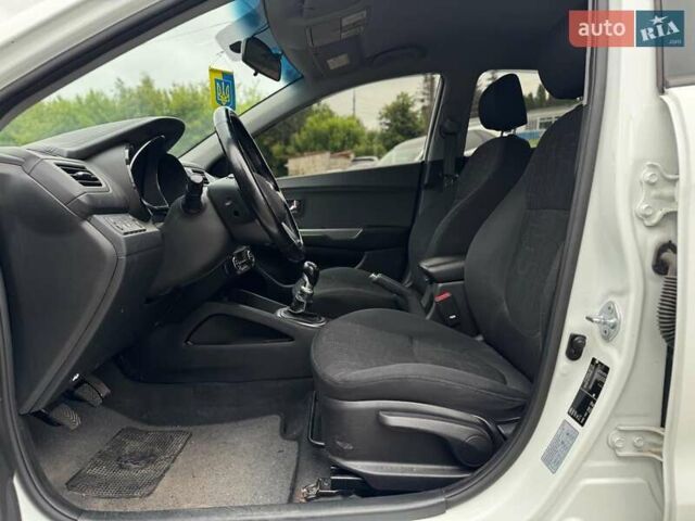 Белый Киа Рио, объемом двигателя 1.6 л и пробегом 105 тыс. км за 7790 $, фото 21 на Automoto.ua