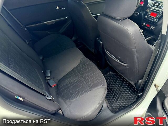 Белый Киа Рио, объемом двигателя 1.6 л и пробегом 0 тыс. км за 7800 $, фото 5 на Automoto.ua