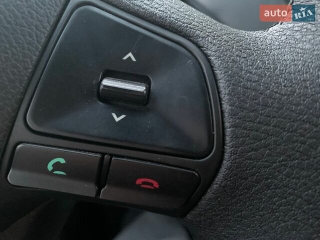 Белый Киа Рио, объемом двигателя 1.4 л и пробегом 216 тыс. км за 8560 $, фото 15 на Automoto.ua