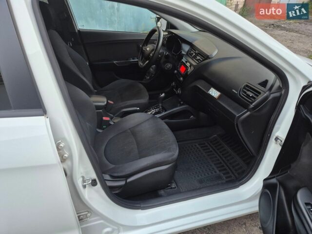 Белый Киа Рио, объемом двигателя 1.6 л и пробегом 156 тыс. км за 8700 $, фото 12 на Automoto.ua