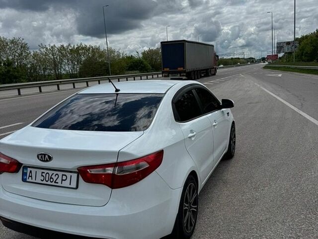 Белый Киа Рио, объемом двигателя 1.59 л и пробегом 241 тыс. км за 6599 $, фото 4 на Automoto.ua