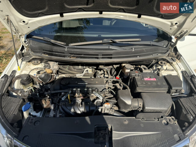 Белый Киа Рио, объемом двигателя 1.4 л и пробегом 94 тыс. км за 8700 $, фото 16 на Automoto.ua