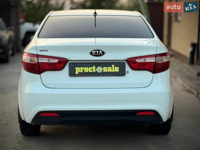 Белый Киа Рио, объемом двигателя 1.4 л и пробегом 73 тыс. км за 7950 $, фото 2 на Automoto.ua