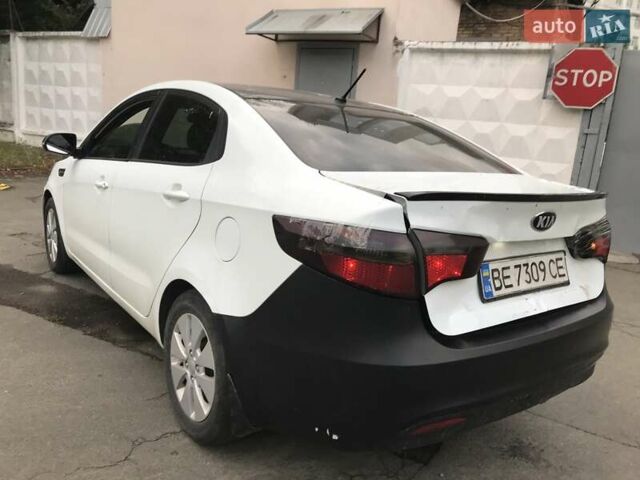Білий Кіа Ріо, об'ємом двигуна 1.59 л та пробігом 164 тис. км за 5070 $, фото 5 на Automoto.ua