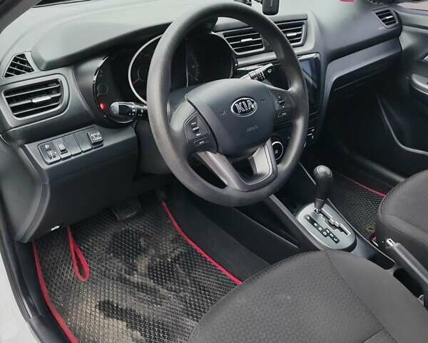 Белый Киа Рио, объемом двигателя 1.4 л и пробегом 91 тыс. км за 8400 $, фото 14 на Automoto.ua