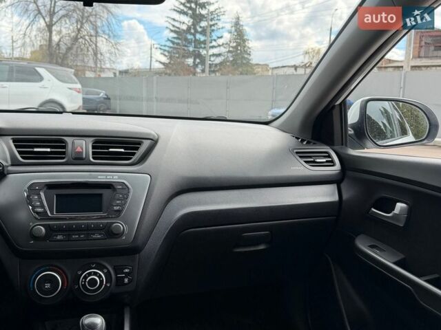 Білий Кіа Ріо, об'ємом двигуна 1.4 л та пробігом 139 тис. км за 8200 $, фото 43 на Automoto.ua