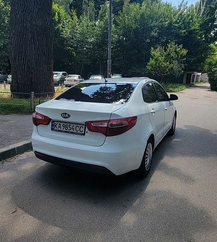 Белый Киа Рио, объемом двигателя 1.4 л и пробегом 237 тыс. км за 6400 $, фото 2 на Automoto.ua