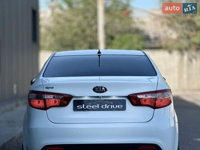 Белый Киа Рио, объемом двигателя 1.6 л и пробегом 135 тыс. км за 9199 $, фото 7 на Automoto.ua