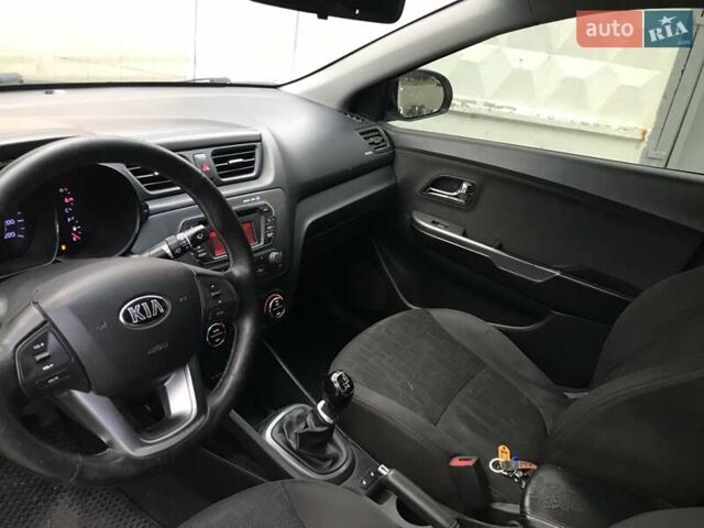 Білий Кіа Ріо, об'ємом двигуна 1.59 л та пробігом 164 тис. км за 5070 $, фото 6 на Automoto.ua