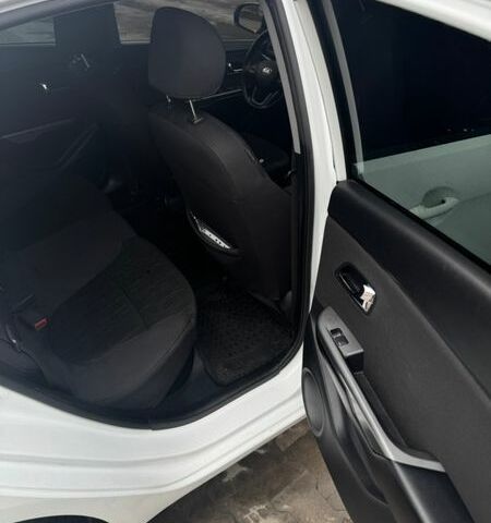 Білий Кіа Ріо, об'ємом двигуна 1.59 л та пробігом 238 тис. км за 6900 $, фото 13 на Automoto.ua