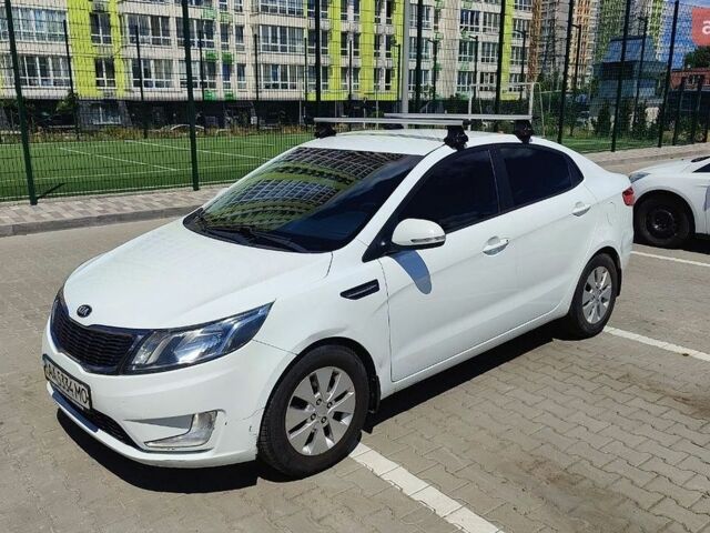 Белый Киа Рио, объемом двигателя 1.59 л и пробегом 130 тыс. км за 7400 $, фото 8 на Automoto.ua