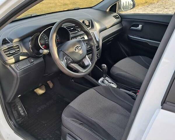 Белый Киа Рио, объемом двигателя 1.4 л и пробегом 177 тыс. км за 7900 $, фото 10 на Automoto.ua