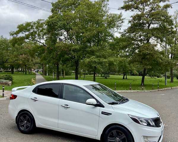 Белый Киа Рио, объемом двигателя 1.6 л и пробегом 94 тыс. км за 9200 $, фото 2 на Automoto.ua