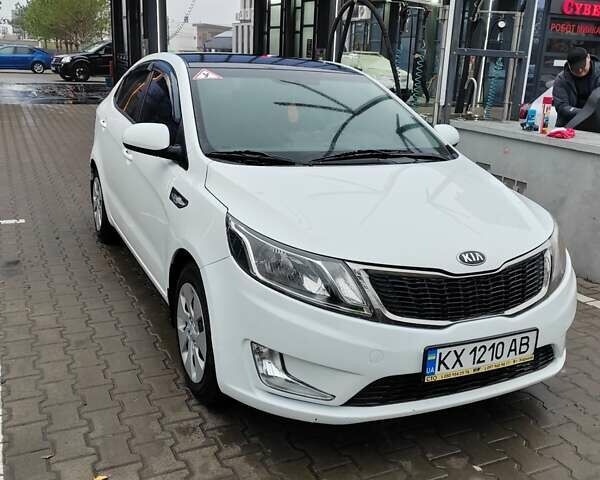 Белый Киа Рио, объемом двигателя 1.4 л и пробегом 91 тыс. км за 8400 $, фото 2 на Automoto.ua