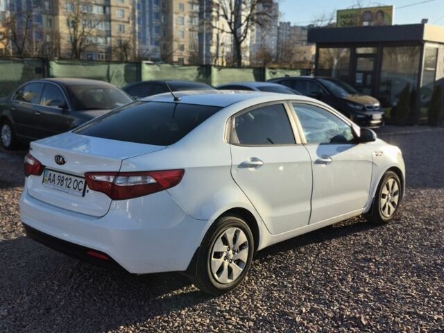 Белый Киа Рио, объемом двигателя 1.4 л и пробегом 212 тыс. км за 6999 $, фото 3 на Automoto.ua