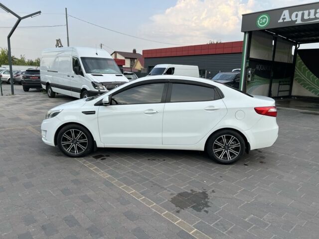 Белый Киа Рио, объемом двигателя 1.6 л и пробегом 243 тыс. км за 5735 $, фото 6 на Automoto.ua
