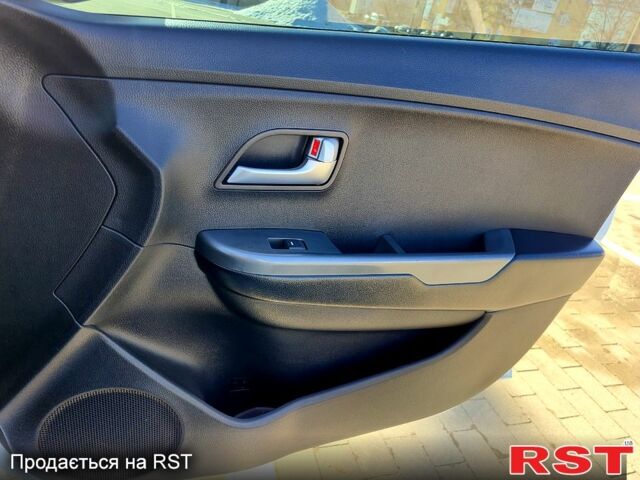 Белый Киа Рио, объемом двигателя 1.4 л и пробегом 176 тыс. км за 8499 $, фото 10 на Automoto.ua