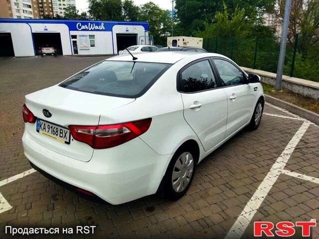 Белый Киа Рио, объемом двигателя 1.4 л и пробегом 260 тыс. км за 7000 $, фото 1 на Automoto.ua