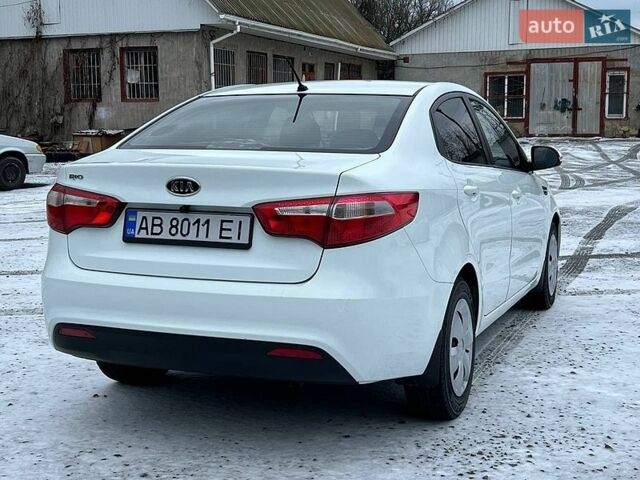 Белый Киа Рио, объемом двигателя 1.4 л и пробегом 125 тыс. км за 8300 $, фото 4 на Automoto.ua