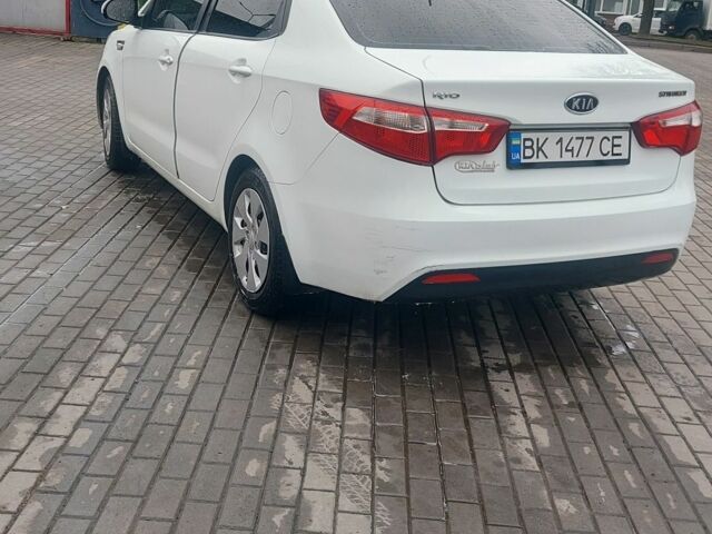 Белый Киа Рио, объемом двигателя 1.4 л и пробегом 125 тыс. км за 7500 $, фото 7 на Automoto.ua