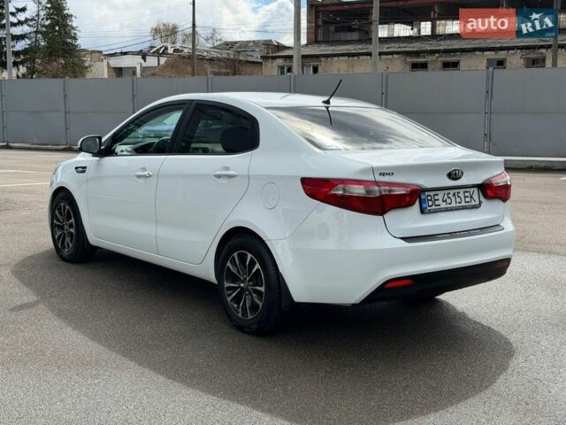 Білий Кіа Ріо, об'ємом двигуна 1.4 л та пробігом 139 тис. км за 8200 $, фото 4 на Automoto.ua