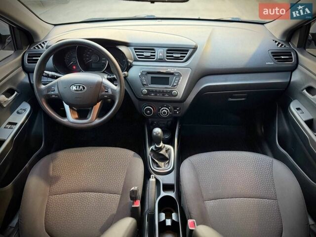 Белый Киа Рио, объемом двигателя 1.4 л и пробегом 73 тыс. км за 7950 $, фото 6 на Automoto.ua