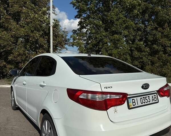 Білий Кіа Ріо, об'ємом двигуна 1.59 л та пробігом 106 тис. км за 8400 $, фото 5 на Automoto.ua