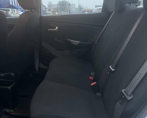 Белый Киа Рио, объемом двигателя 0 л и пробегом 180 тыс. км за 8000 $, фото 3 на Automoto.ua