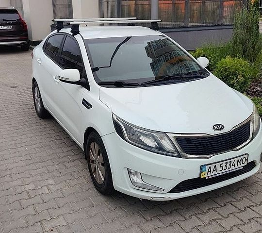 Белый Киа Рио, объемом двигателя 1.59 л и пробегом 130 тыс. км за 7400 $, фото 9 на Automoto.ua