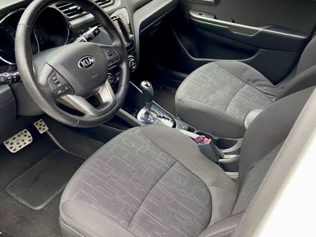 Белый Киа Рио, объемом двигателя 1.6 л и пробегом 98 тыс. км за 8900 $, фото 13 на Automoto.ua