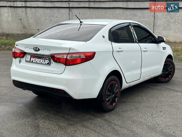 Белый Киа Рио, объемом двигателя 1.4 л и пробегом 246 тыс. км за 6550 $, фото 5 на Automoto.ua