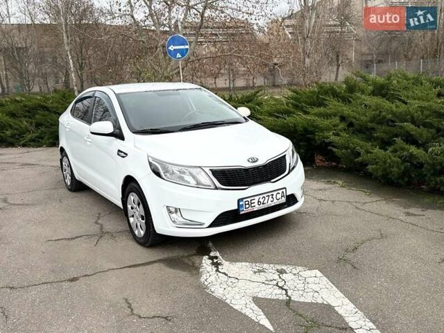 Белый Киа Рио, объемом двигателя 1.4 л и пробегом 140 тыс. км за 7800 $, фото 4 на Automoto.ua