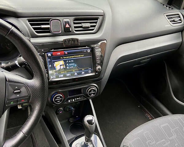 Белый Киа Рио, объемом двигателя 1.6 л и пробегом 94 тыс. км за 9200 $, фото 4 на Automoto.ua