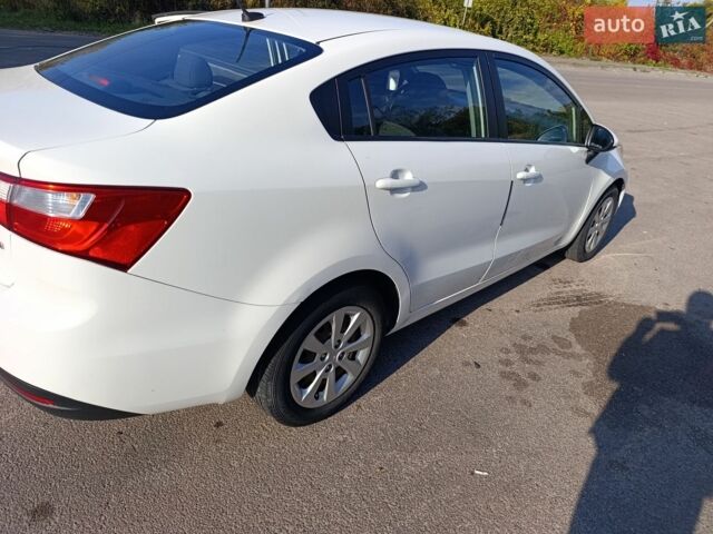 Белый Киа Рио, объемом двигателя 1.6 л и пробегом 160 тыс. км за 8000 $, фото 6 на Automoto.ua