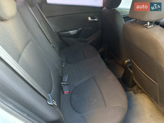 Белый Киа Рио, объемом двигателя 1.4 л и пробегом 185 тыс. км за 6700 $, фото 18 на Automoto.ua
