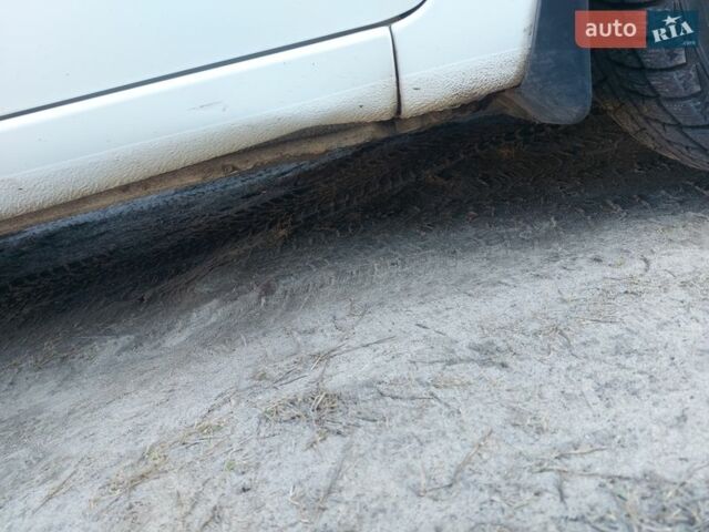 Білий Кіа Ріо, об'ємом двигуна 1.4 л та пробігом 139 тис. км за 7000 $, фото 6 на Automoto.ua