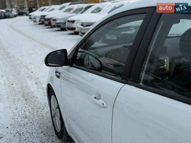 Белый Киа Рио, объемом двигателя 1.6 л и пробегом 148 тыс. км за 7800 $, фото 10 на Automoto.ua