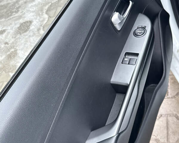 Белый Киа Рио, объемом двигателя 1.4 л и пробегом 54 тыс. км за 9400 $, фото 9 на Automoto.ua