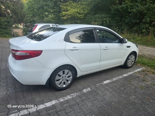 Белый Киа Рио, объемом двигателя 1.6 л и пробегом 152 тыс. км за 9267 $, фото 4 на Automoto.ua