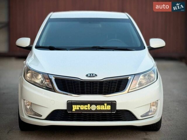 Белый Киа Рио, объемом двигателя 1.4 л и пробегом 73 тыс. км за 7950 $, фото 5 на Automoto.ua