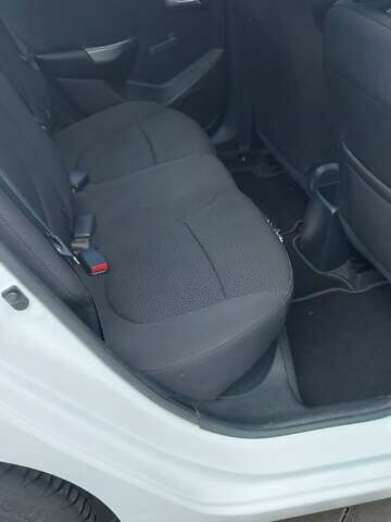 Білий Кіа Ріо, об'ємом двигуна 1.6 л та пробігом 73 тис. км за 9500 $, фото 5 на Automoto.ua