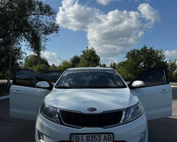 Білий Кіа Ріо, об'ємом двигуна 1.59 л та пробігом 106 тис. км за 8400 $, фото 4 на Automoto.ua