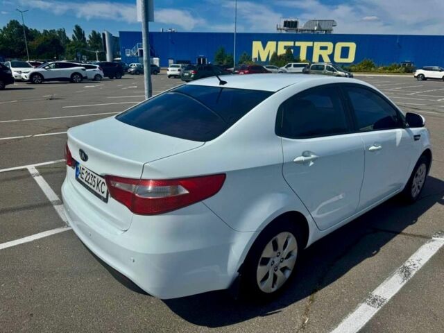 Белый Киа Рио, объемом двигателя 1.4 л и пробегом 179 тыс. км за 7610 $, фото 1 на Automoto.ua