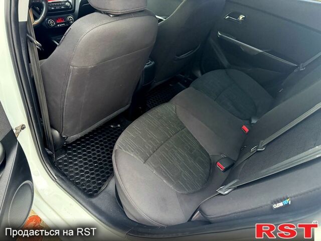Белый Киа Рио, объемом двигателя 1.6 л и пробегом 0 тыс. км за 7800 $, фото 8 на Automoto.ua