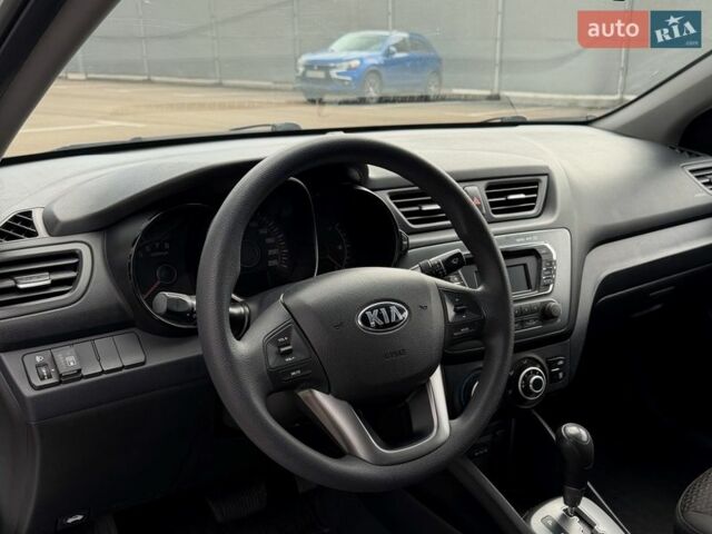 Білий Кіа Ріо, об'ємом двигуна 1.4 л та пробігом 139 тис. км за 8200 $, фото 31 на Automoto.ua