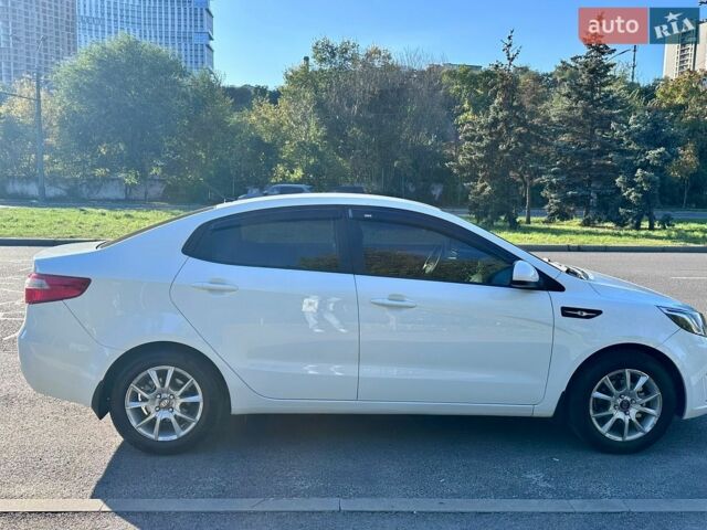 Белый Киа Рио, объемом двигателя 1.4 л и пробегом 86 тыс. км за 9500 $, фото 1 на Automoto.ua