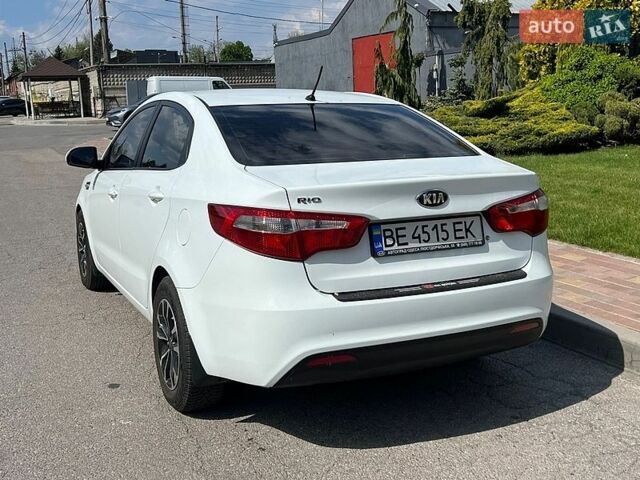 Белый Киа Рио, объемом двигателя 1.4 л и пробегом 140 тыс. км за 8900 $, фото 5 на Automoto.ua