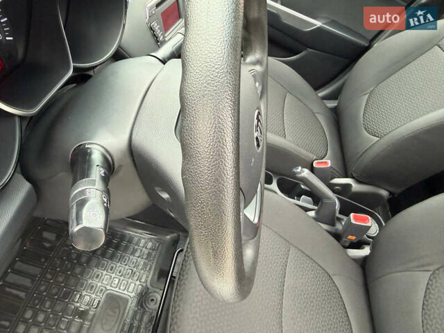 Белый Киа Рио, объемом двигателя 1.4 л и пробегом 23 тыс. км за 9900 $, фото 17 на Automoto.ua