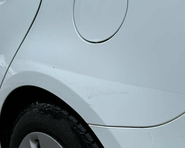 Белый Киа Рио, объемом двигателя 1.4 л и пробегом 54 тыс. км за 9400 $, фото 7 на Automoto.ua